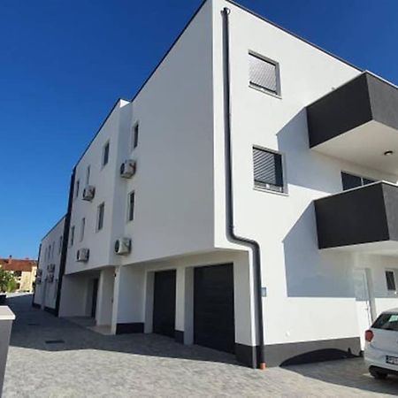 Apartment Sunrise With Private Parking Pula Exterior foto