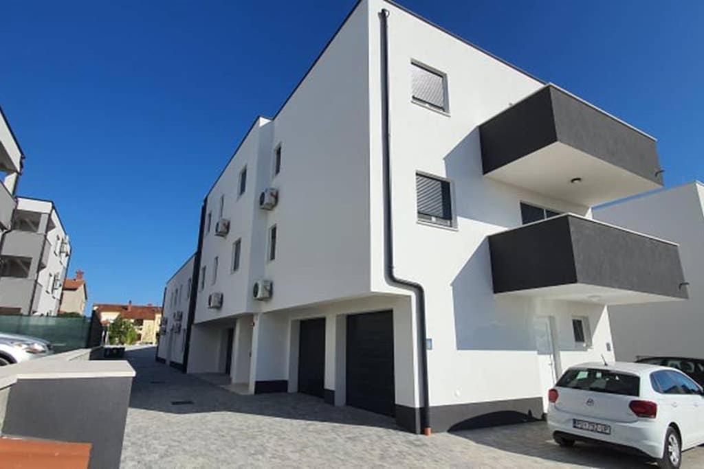 Apartment Sunrise With Private Parking Pula Exterior foto
