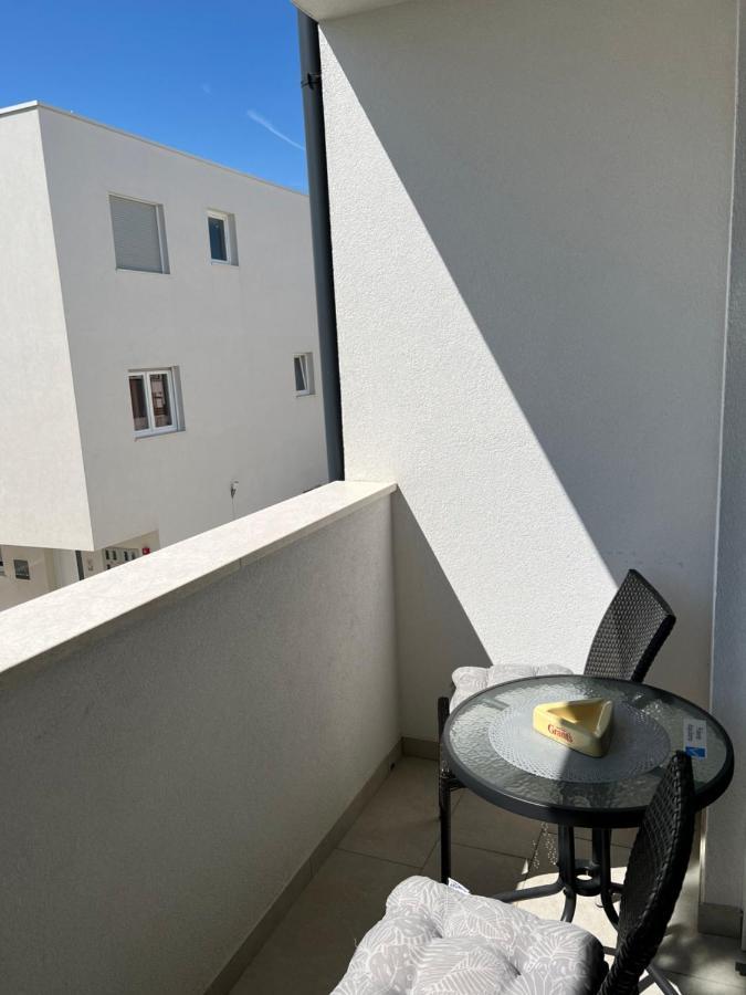 Apartment Sunrise With Private Parking Pula Exterior foto
