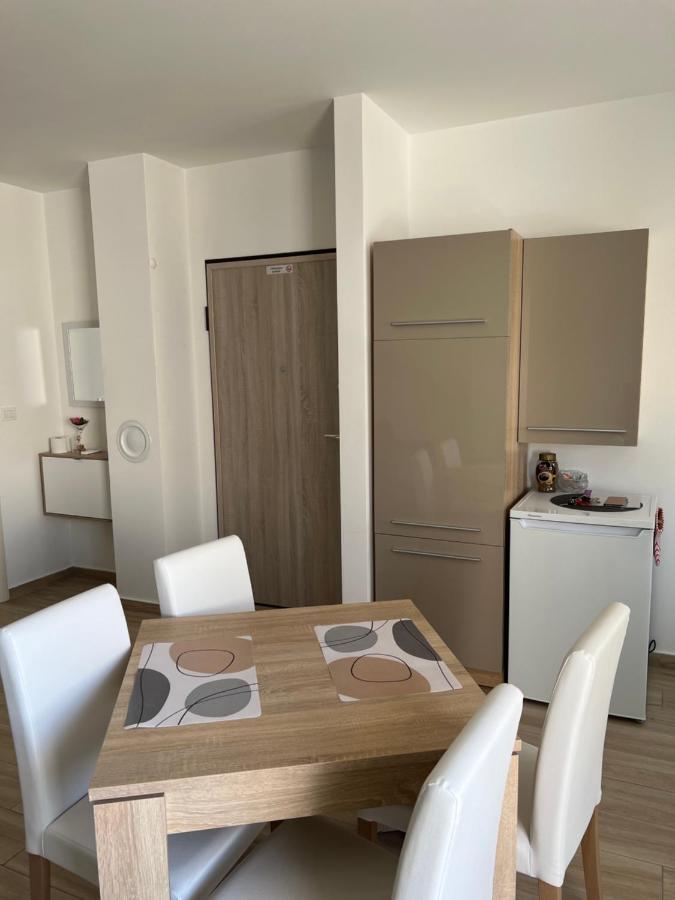 Apartment Sunrise With Private Parking Pula Exterior foto