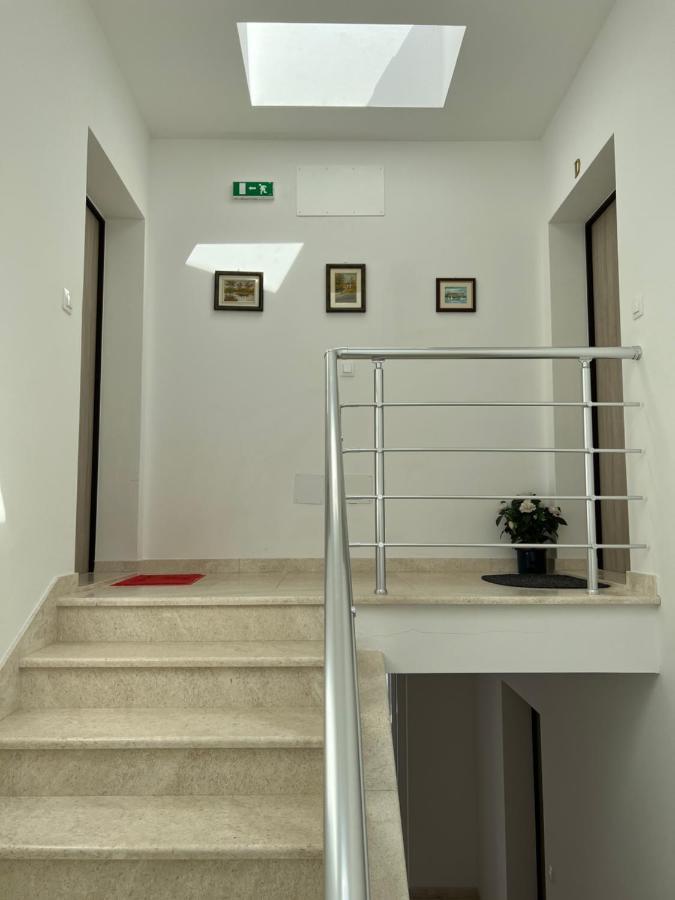 Apartment Sunrise With Private Parking Pula Exterior foto