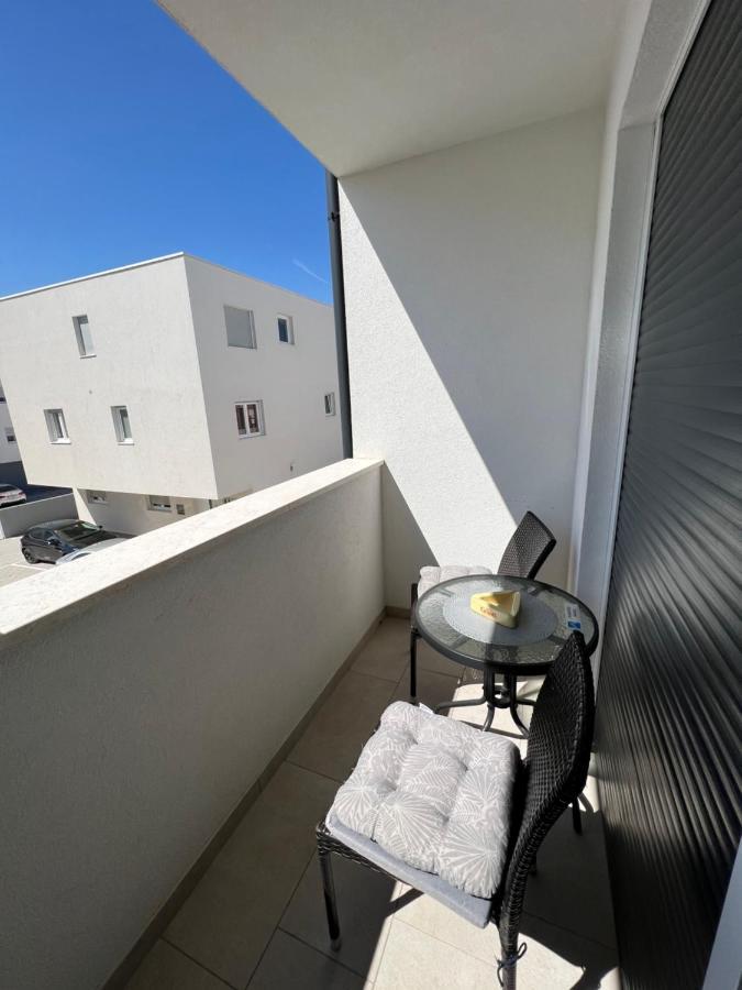 Apartment Sunrise With Private Parking Pula Exterior foto
