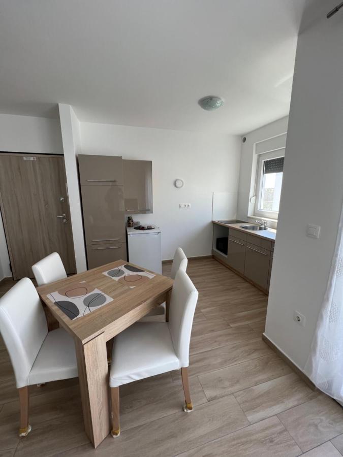 Apartment Sunrise With Private Parking Pula Exterior foto