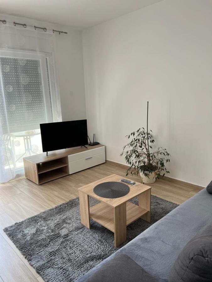 Apartment Sunrise With Private Parking Pula Exterior foto
